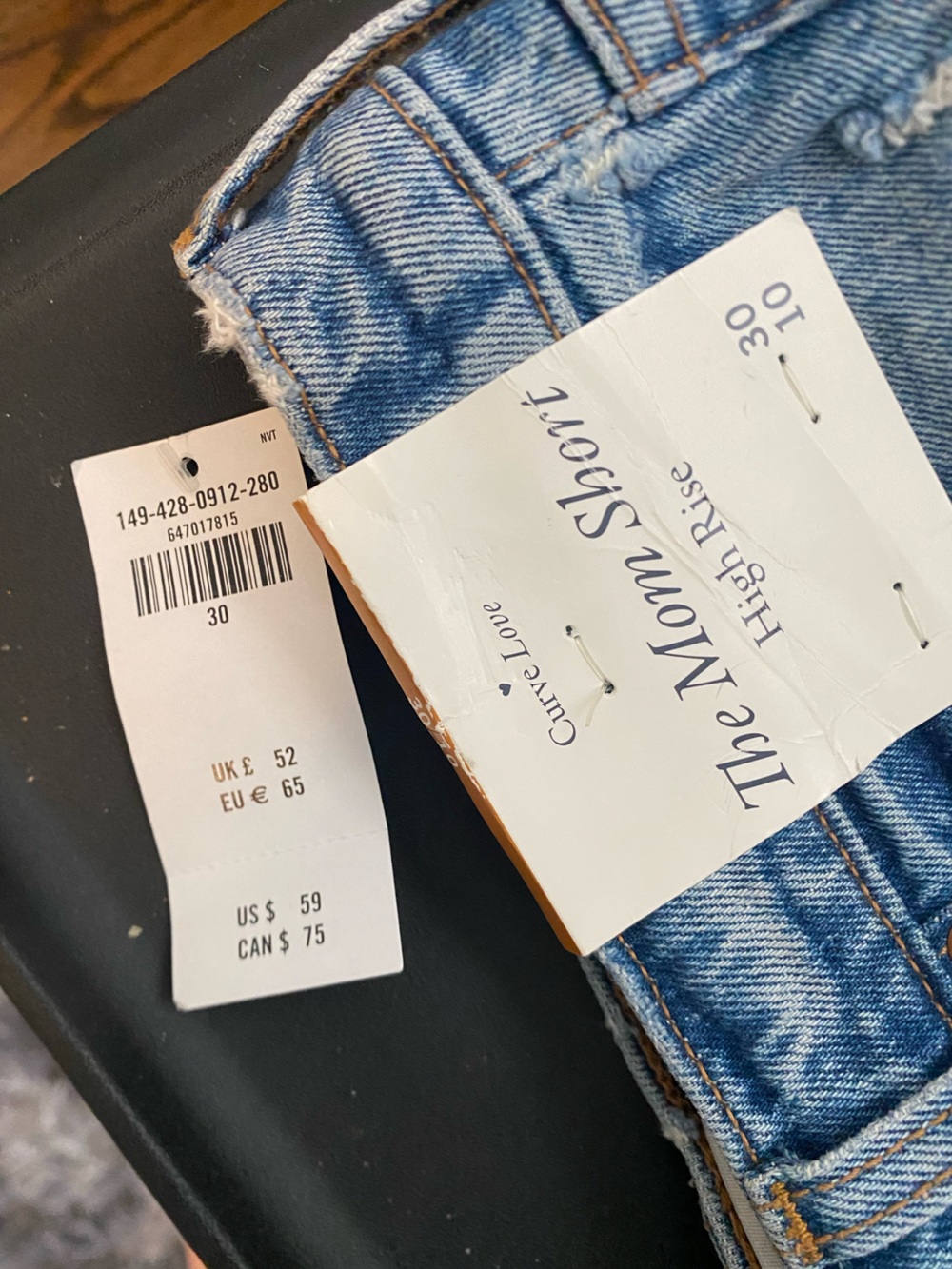 Abercrombie & Fitch Blue Denium High-Rise Curve Love “The Mom Short” - Picture 3 of 3